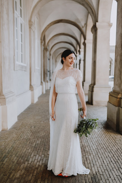 Anne Palland - Kjoleskrædder