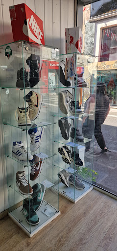 Venez découvrir la nouveauté des paires de chaussures à petit prix.