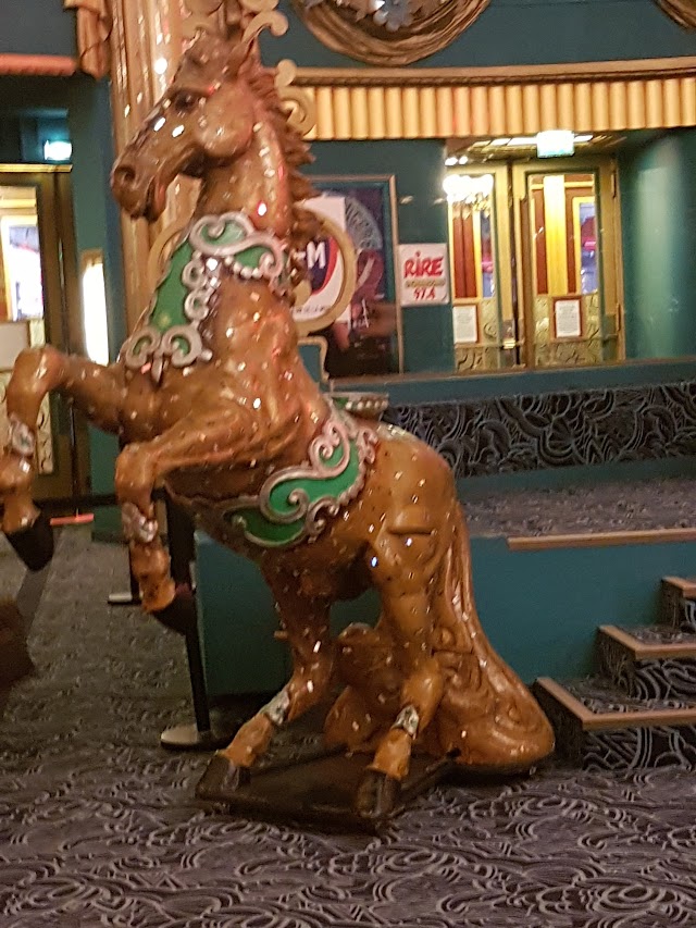 Folies Bergère