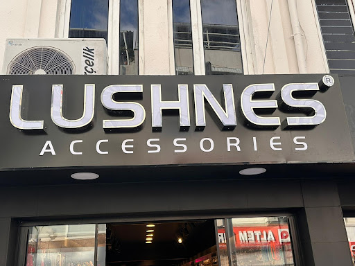 Lushnes Accessories