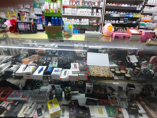 DJ SMOKE & CONVENIENCE LLC - Thumbnail