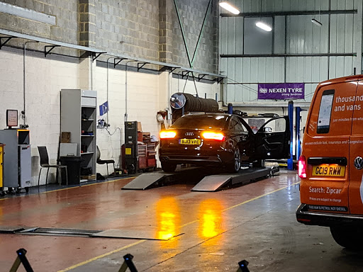 Pitstop Auto Centres - Visual