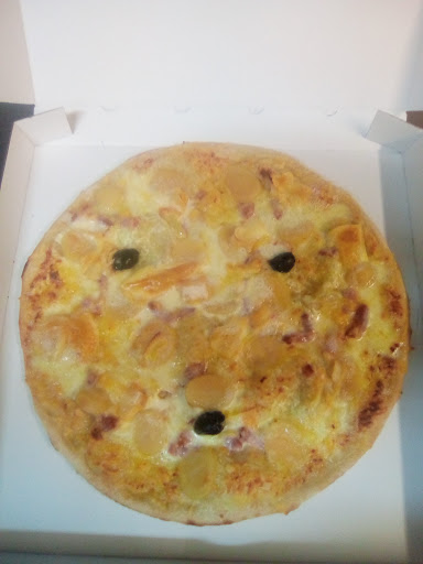 Photo 3 - PLACE AUX PIZZAS