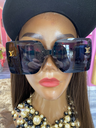 UP Closet Boutique - Thumbnail