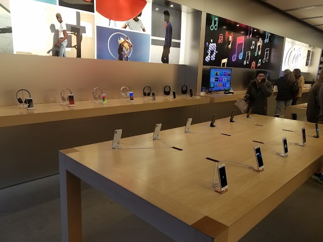 Apple Crocker Park