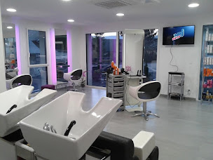 Photo n°4 de Dyl'eme Coiffure à Saint-Félix (Salon de coiffure)