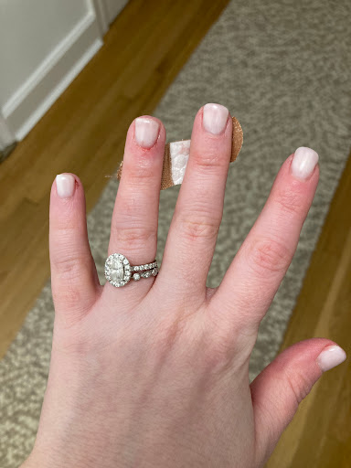 Dashing Diva Logo