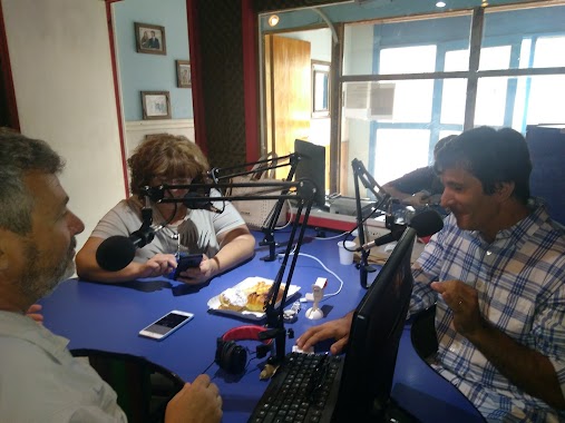 Radio Cadena 1 FM 100.5, Author: Raul Nada es Gratis