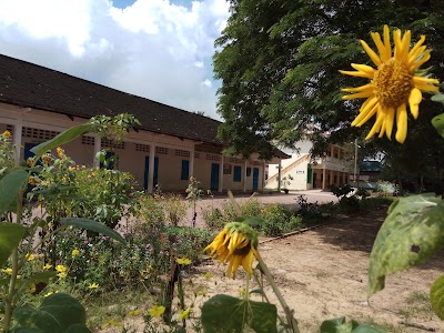 Photos of Wat Damnak Primary School