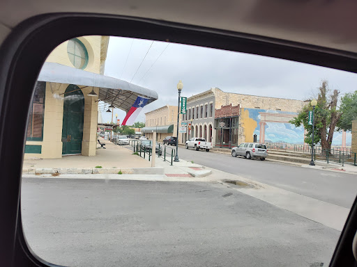 Saloon 37 - Visual