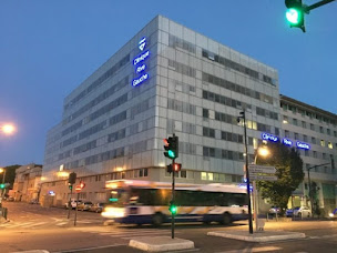 Photo n°4 de Dr Samuel RIOT - Chirurgie et Médecine Esthétique Toulouse - EMSCULPT - EMTONE - RENUVION à Toulouse (Chirurgien plasticien)