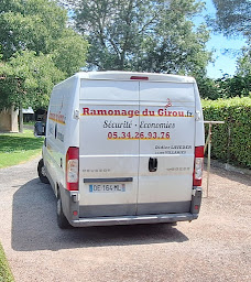 Photo n°2 de RAMONAGE DU GIROU à Villariès (Ramoneur)