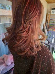 Photo n°17 de L' atelier des couleurs 33 à Tresses (Salon de coiffure)