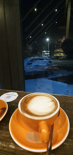 Blue Lake Eatery & Bar