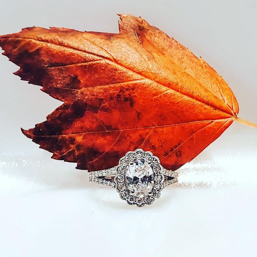 Diamond Showcase - Visual