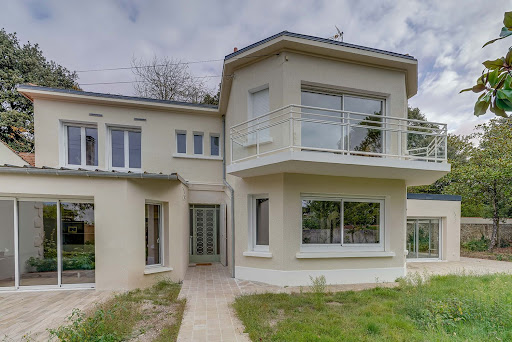 Extension ou aménagement intérieur : quelle solution...