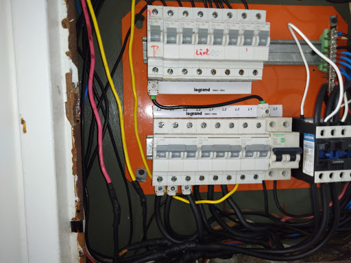 JS- elétrica - Serviços elétricos: residencial e industrial