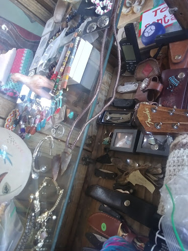 Thift store - Thumbnail