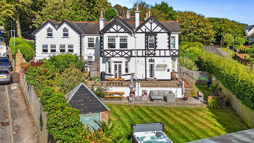 NORTHRISE RETREAT - ACCOMMODATION - HOT TUB - SAUNA