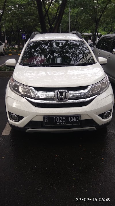 Photos of Rental Mobil Cinere Free Driver
