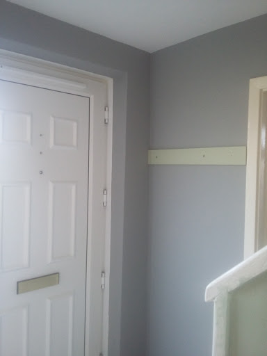 Simon Heslop painter&decorater and handyman service - Thumbnail