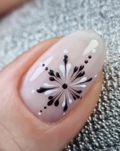 Vicky Nails - Visual