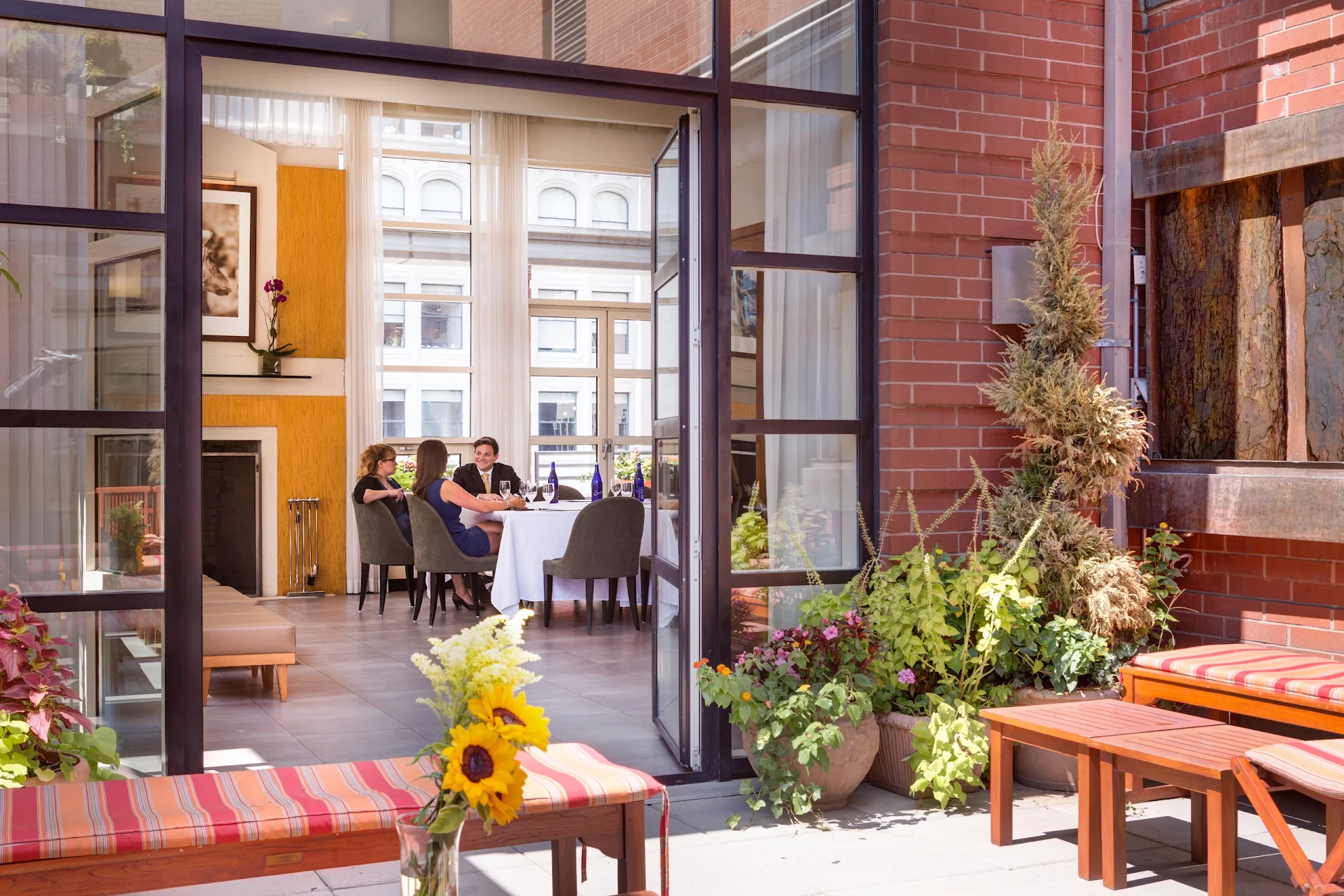 Hotel Giraffe by Library Hotel Collection