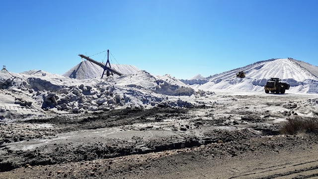 Les Salins du Midi