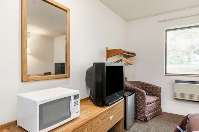 Photos of Super 8 Auburn