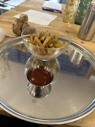 Photo n°15 de Le singe à vélo Burgers & Atelier de restauration de vélos anciens, entretien et réparation, Avignon. à Avignon (Restaurant)