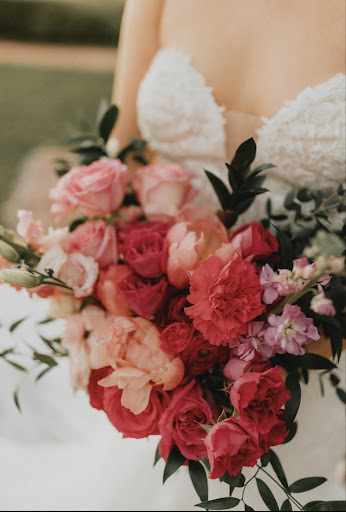 Bee Kind Florals LLC - Thumbnail
