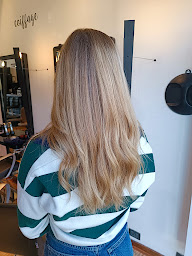 Photo n°12 de Salon by Steiner - Coiffeur mixte Aix les Bains à Aix-les-Bains (Salon de coiffure)