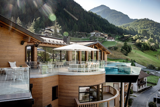 Hotel Das Central - Alpine . Luxury . Life by null