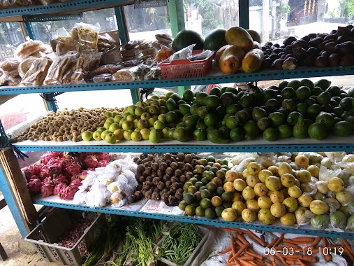 Warung Sayur Bu Yustini, Author: Desy Firliani