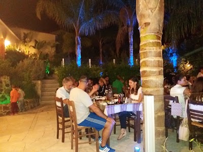 Photos of &Kappa;&alpha;&rho;ά&phi;&alpha; &kappa;&alpha;&iota; &Mu;&epsilon;&zeta;έ&sigmaf;