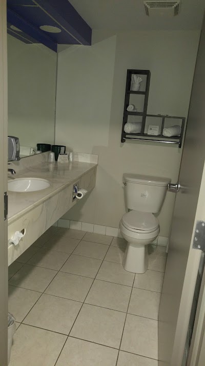 Photos of Days Inn & Suites Fort Myers Near JetBlue Park