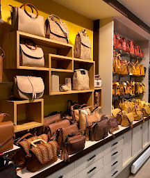 Photo n°17 de Maroquinerie QUEY bagages scolaire à Charlieu (Magasin de maroquinerie)