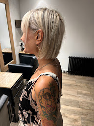 Photo n°5 de Home Kulte Coiffeur Femmes/Hommes à Mandelieu-la-Napoule (Salon de coiffure)