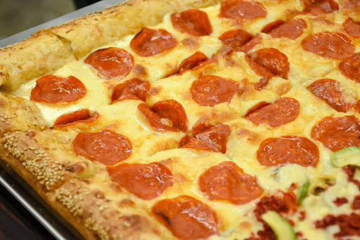 Dely's pizza - Thumbnail