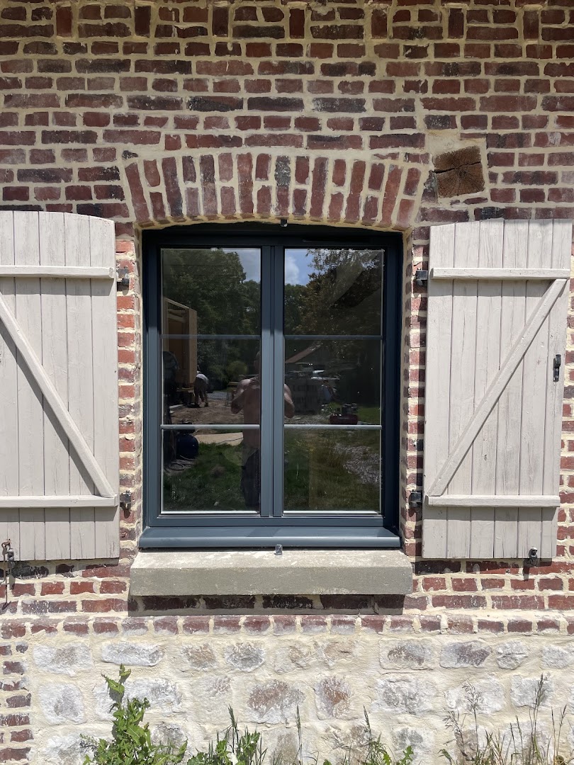 CR MENUISERIE ET AGENCEMENT - FENETRE , PORTE , VOLET , PORTAIL ,VERANDA , ISOLATION INTERIEUR - réalisation