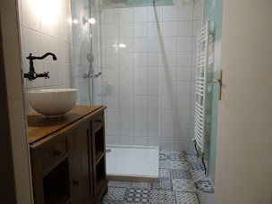 Photo n°12 de GC SERVICES à Virazeil (Carreleur)