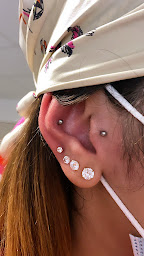 Photo n°9 de cristal piercing à Aubagne (Service de blanchiment des dents)