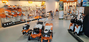 Photo n°26 de Guillard Motoculture à Sap-en-Auge (Atelier de réparation de tracteurs)