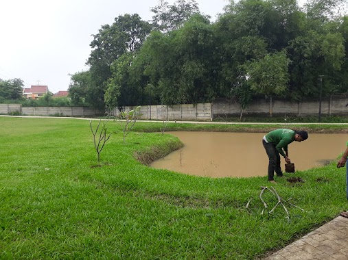 Taman Layangan, Author: Dulhadi Dulhadi