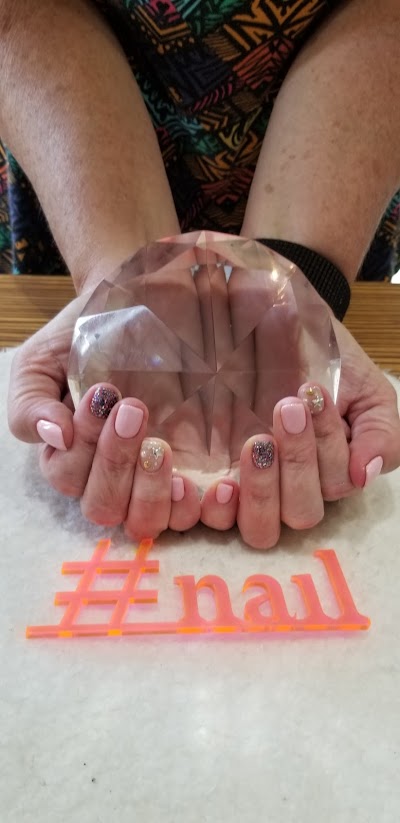 Hashtag Nails & Beauty