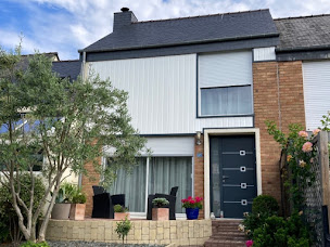 Photo n°16 de AEV RENOVATION à Saint-Malo (Magasin de matériel pour l'entretien des toitures)