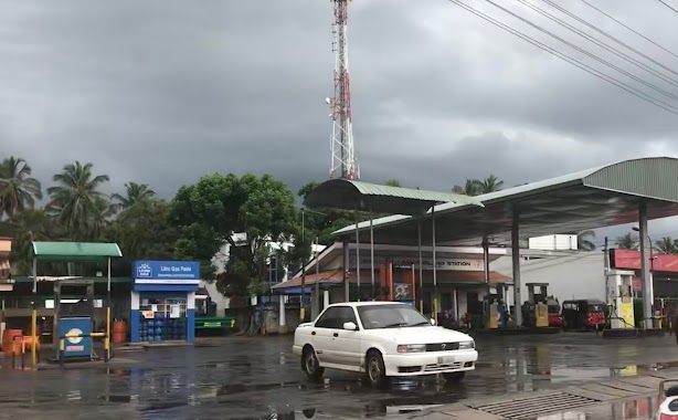 Wennappuwa Petrol Station, Author: Sukumal Harischandra