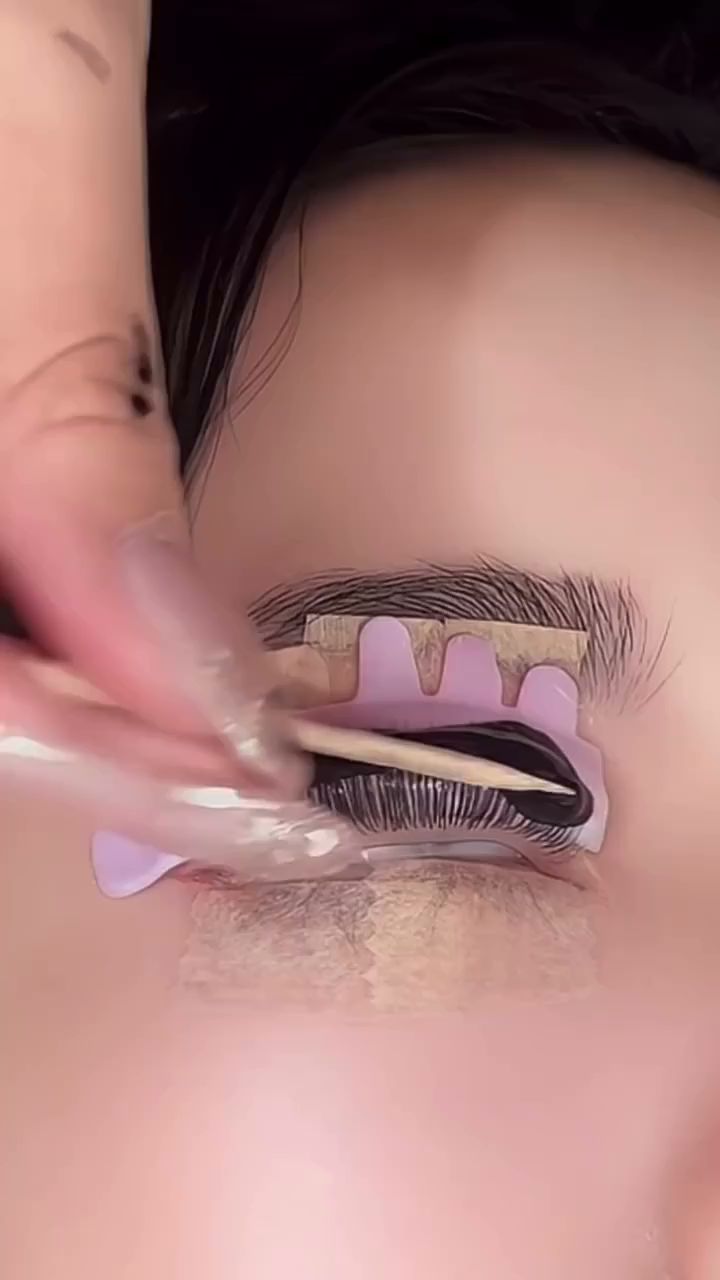 まつげと眉毛の専門店 eye mor. -アイモア- 鈴鹿店