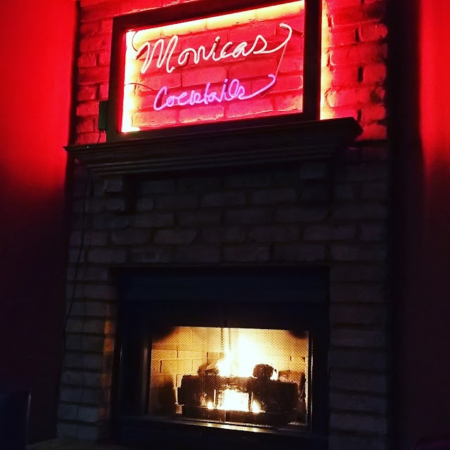 Monica's on Astor