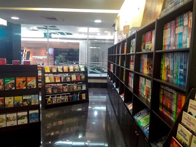 Photos of Books & Books Medell&iacute;n